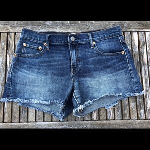 Gap cutoff shorts